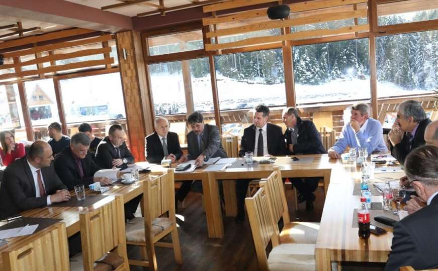 Inzko na Palama: Puna podrška za gradnju uskotračne pruge do Sarajeva 